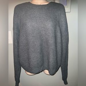 Blue Sweater / Beautiful color! Size L - Short